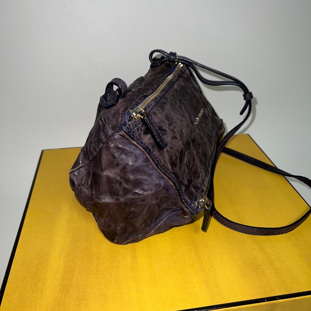 CIVENCHY Italy crossbody bag! - Picture 6 of 12